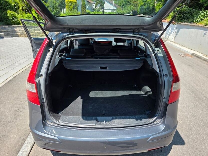 i30