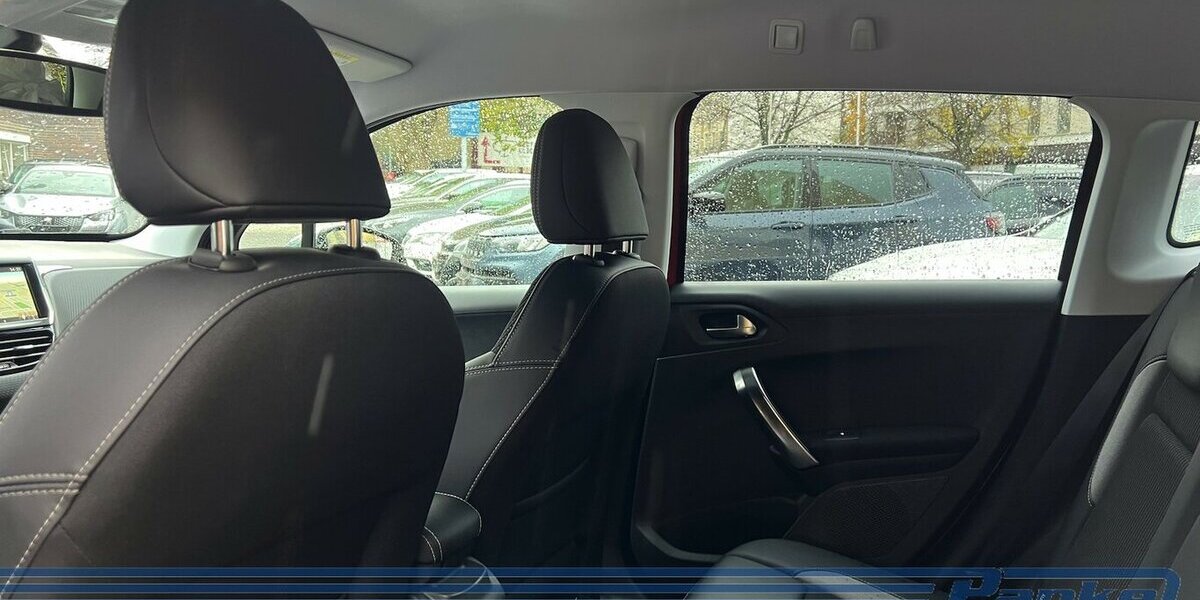 Peugeot 2008 Allure*Navi*PDC*SHZ*Ambiete*1-Hand*Tel. 98.291 km 8.480 &euro; Berlin 13187