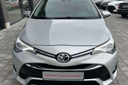 Toyota Avensis 52.000 km 17.890 &euro; Breisach 79206