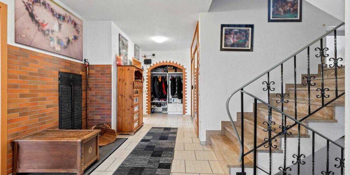 Einfamilienhaus Wiedergeltingen - 6 Zimmer, 245 m&sup2;, 715.000&euro; | Angebot:26065795