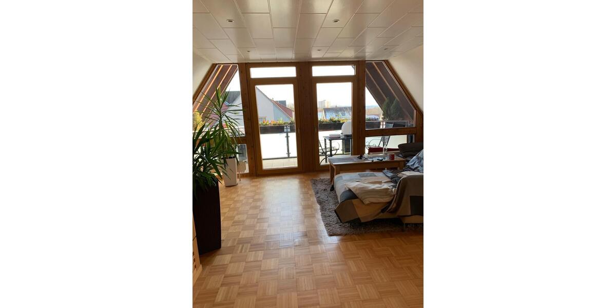 Dachgeschoßwohnung Petersberg - 4 Zimmer, 110 m&sup2;, 1.049&euro; | Angebot:26677541