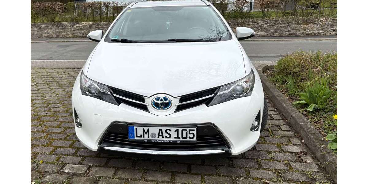 Toyota Auris 188.000 km 8.500 &euro; Weinbach 35796