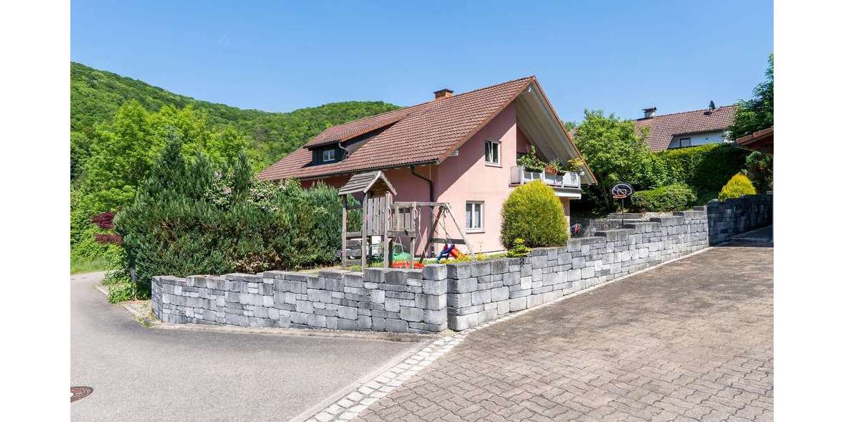 Einfamilienhaus Klettgau - 7 Zimmer, 227 m&sup2;, 480.000&euro; | Angebot:26990916