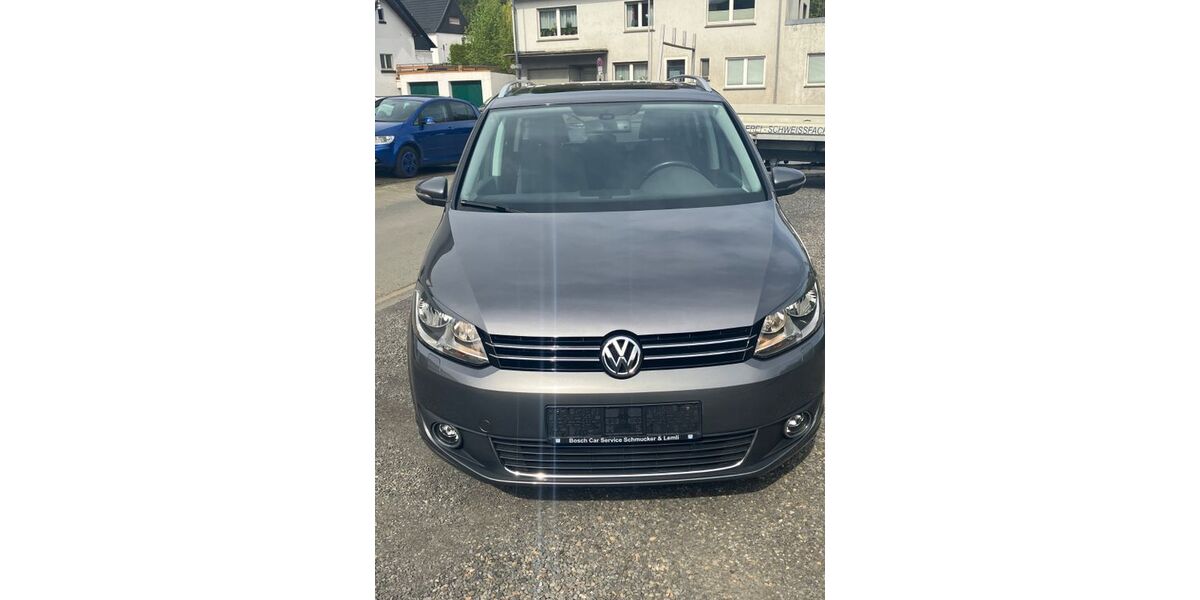 VW Touran 210.000 km 9.300 &euro; Sundern 59846