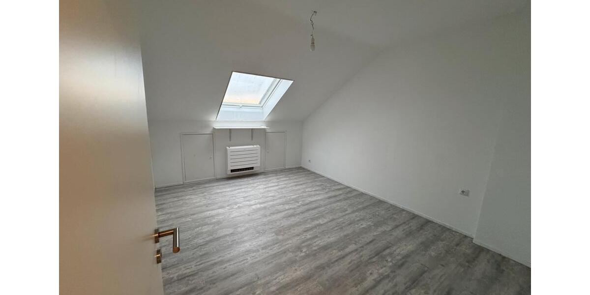 Dachgeschoßwohnung Gernsheim - 4 Zimmer, 86 m&sup2;, 1.250&euro; | Angebot:24565690