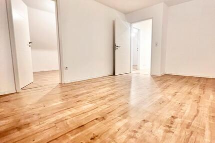 Sanierte 3 Zimmerwohnung, EBK TLB Stellplatz 3 zimmer