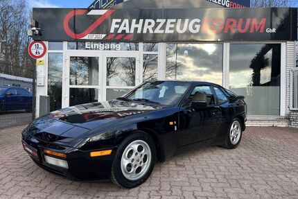 Porsche 944