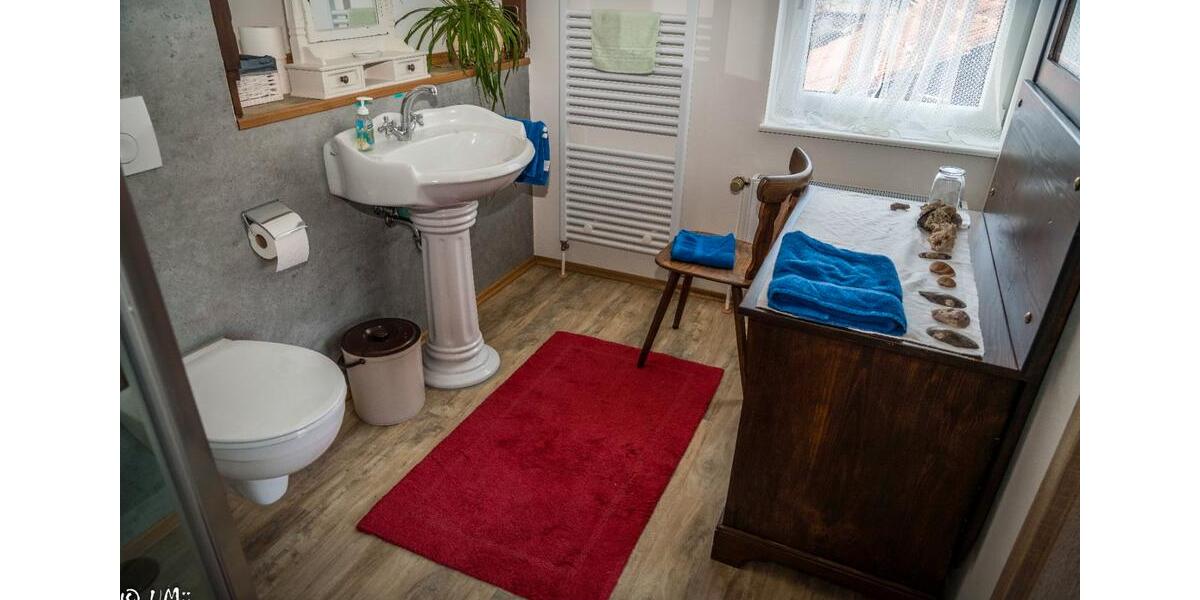 Bauernhaus, Landhaus Vöhl - 7 Zimmer, 100 m&sup2;, 215.000&euro; | Angebot:26423708