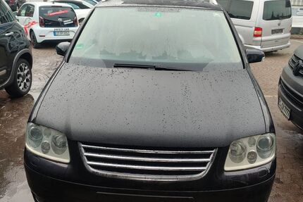 VW Touran 235.000 km 2.700 € Esslingen 73730
