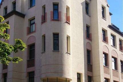 Geräumige 2-Zimmer-Whg. in schönem Jugendstilhaus zu vermieten Vinetaplatz 4, Kiel-Gaarden 2 zimmer