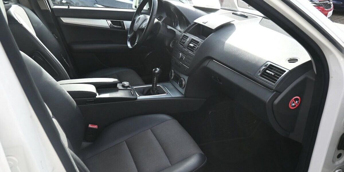 Mercedes-Benz C 180 T Kompr.BE *Avantgarde* Navi Leder 17Alus 190.000 km 5.600 &euro; Seevetal - Hittfeld 21218