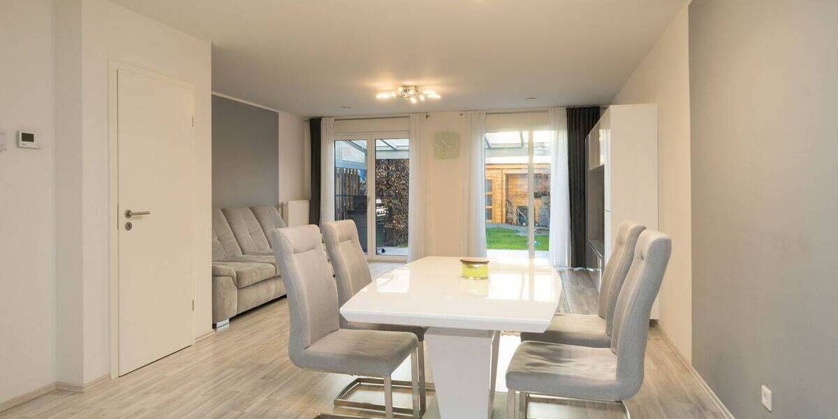 Mehrfamilienhaus, Wohnhaus Adelsdorf - 4 Zimmer, 138 m&sup2;, 570.000&euro; | Angebot:26036905