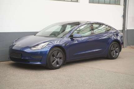 Tesla Model 3 89.658 km 26.950 &euro; Mönchengladbach 41236