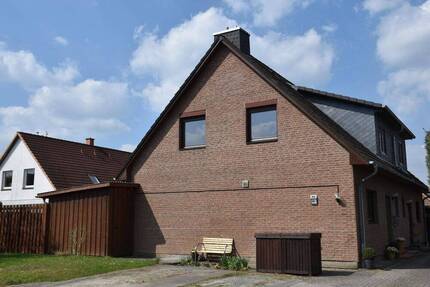 Haus Reinfeld - 4 Zimmer, 95 m&sup2;, 348.000&euro; | Angebot:26402272