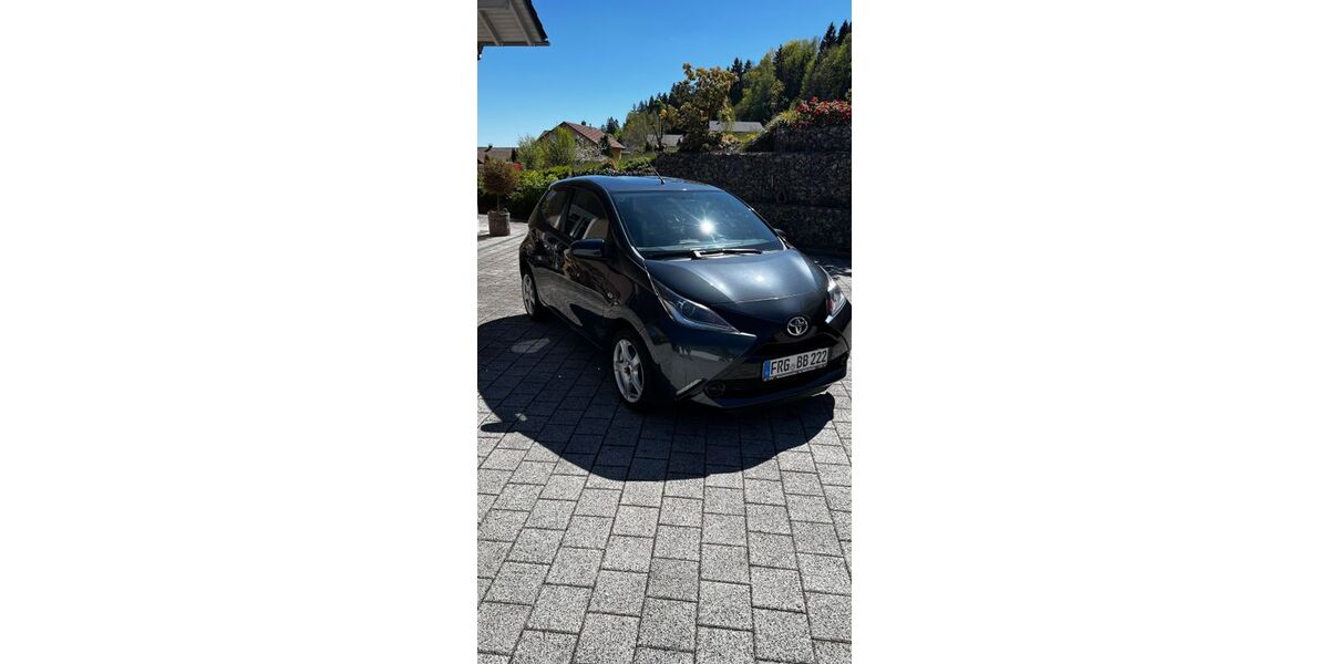 Toyota Aygo (X) 101.500 km 6.500 &euro; Grainet 94143
