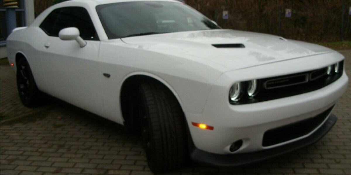 Dodge Challenger 3,6 Leder,Kamera,Sitzheizen 21.000 km 29.990 &euro; Rudolstadt 07407