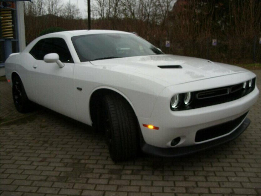 Dodge Challenger 3,6 Leder,Kamera,Sitzheizen 21.000 km 29.990 € Rudolstadt 07407