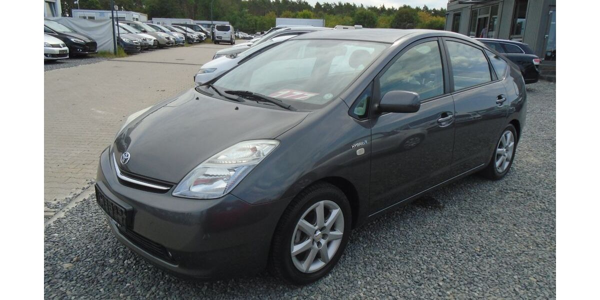 Toyota Prius 67.000 km 7.950 &euro; Wildau 15745