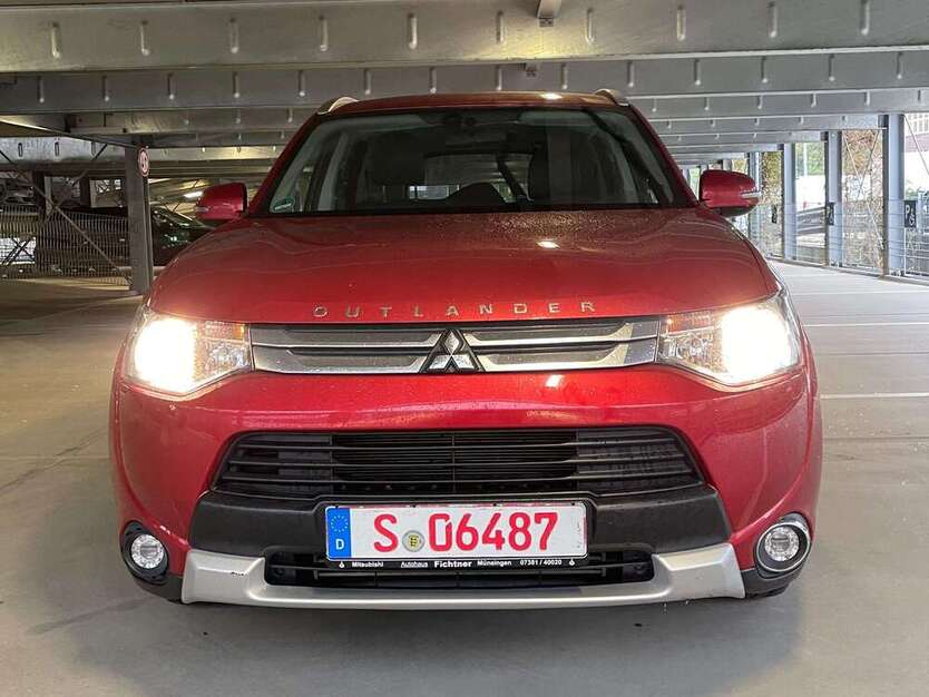 Mitsubishi Outlander 76.900 km 14.250 € Stuttgart 70376