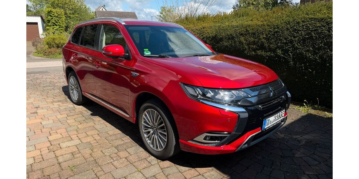 Mitsubishi Outlander 29.900 km 21.900 &euro; Mayschoß 53508