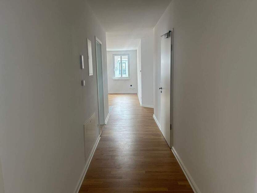 Luxuriöse 3-Zimmer-Wohnung mit Aufzug, Fußbodenheizung, Einbauküche, 2 Bädern & Wohnküche mit Balkon! 3 zimmer