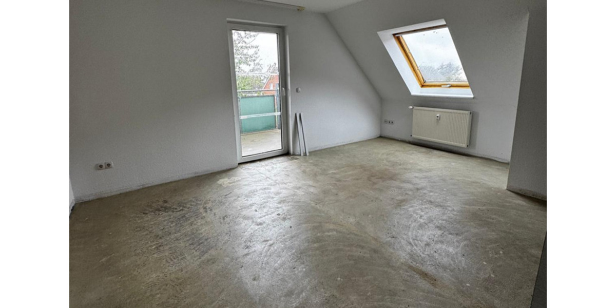 2 Raum Wohnung im Dachgeschoss mit EBK und großem Balkon 2 zimmer