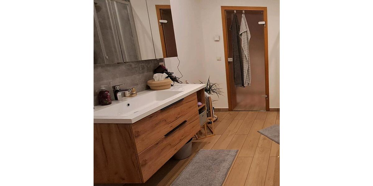 Erdgeschoßwohnung Oederan - 3 Zimmer, 84 m&sup2;, 836&euro; | Angebot:26413680