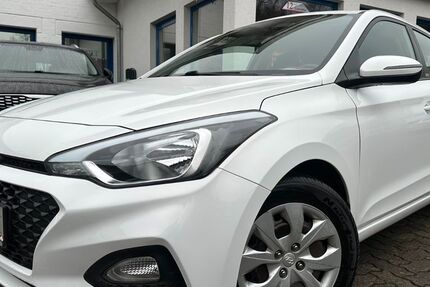 Hyundai i20 108.000 km 8.999 &euro; Gummersbach (Zwischen Toom Markt und ATU) 51645