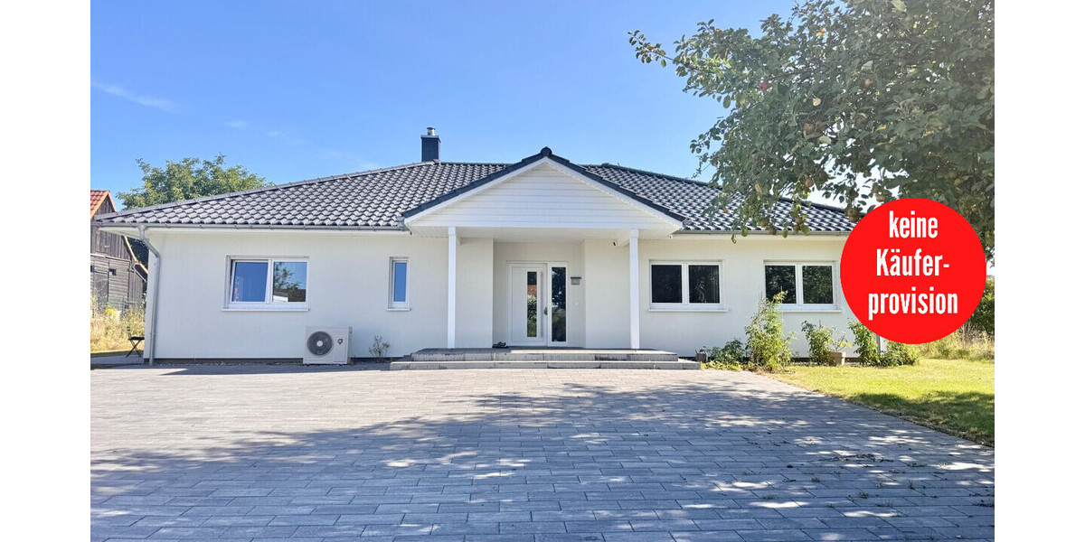 HORN IMMOBILIEN ++ Winkelbungalow 5 km bis Neubrandenburg, Baujahr 2022, Doppelgarage + Carport - Einfamilienhaus Sponholz | Angebot:27069443