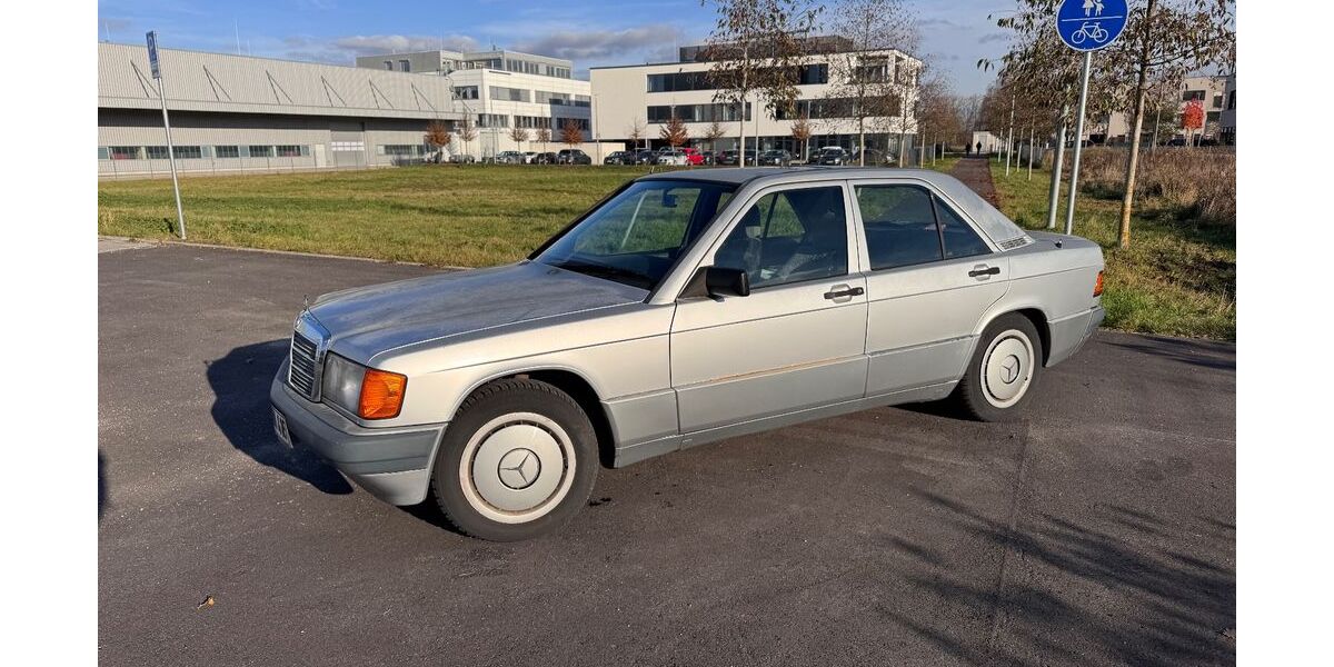 Mercedes-Benz 190 53.000 km 5.900 € Dachau 85221