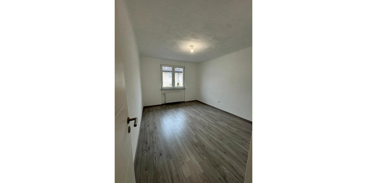 Etagenwohnung Dillingen (Saar) - 3 Zimmer, 70 m&sup2;, 140.000&euro; | Angebot:25758673
