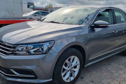 VW Passat 203.014 km 8.995 &euro; Bielefeld 33729
