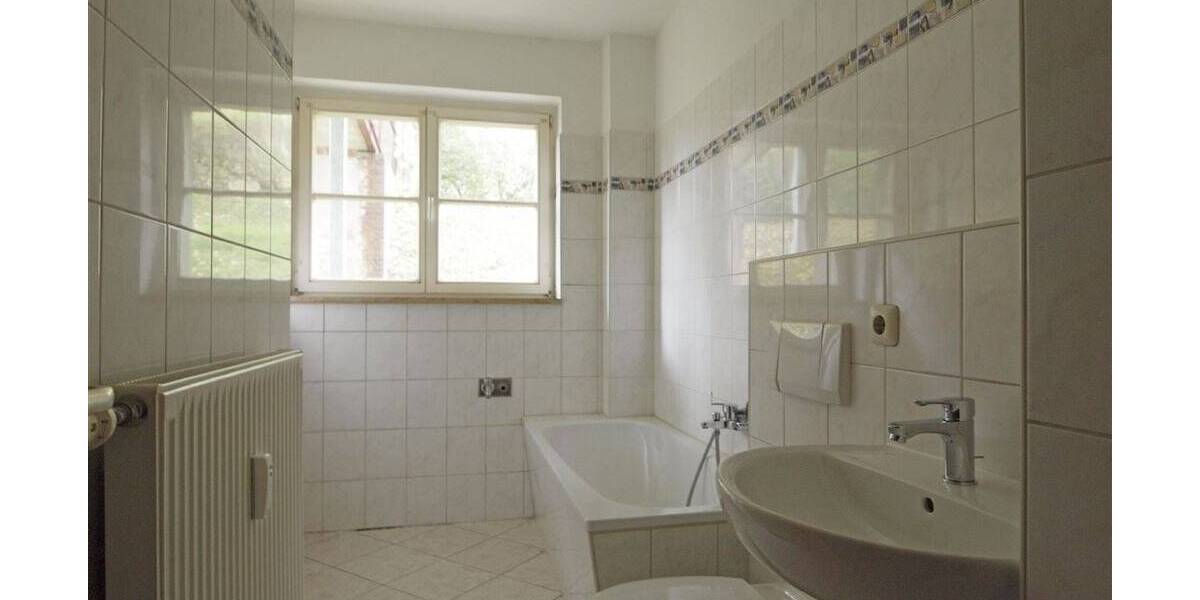 Etagenwohnung Frankenberg Frankenberg - 3 Zimmer, 79 m&sup2;, 395&euro; | Angebot:25821055