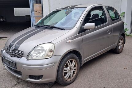 Toyota Yaris 150.000 km 850 € Reutlingen 72766