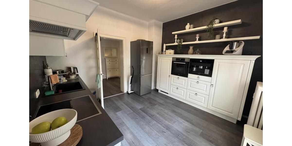 Etagenwohnung Gelsenkirchen - 5 Zimmer, 146 m&sup2;, 1.100&euro; | Angebot:26244605