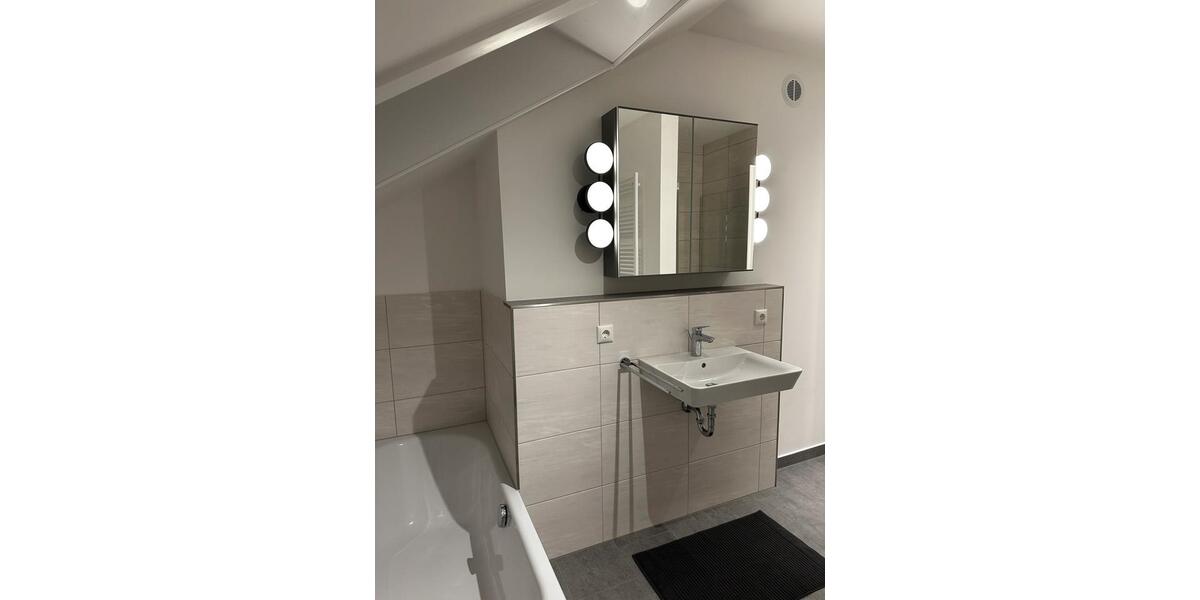 Etagenwohnung Hausham - 12 Zimmer, 80 m&sup2;, 30&euro; | Angebot:26317534