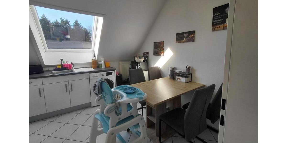 Dachgeschoßwohnung Gnarrenburg - 4 Zimmer, 100 m&sup2;, 1.100&euro; | Angebot:25420076