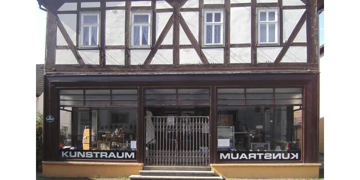 AUMÜLLER-Immobilien - Interessante Laden-Bürofläche im ehemaligen Adelshof im Herzen der Altstadt zimmer