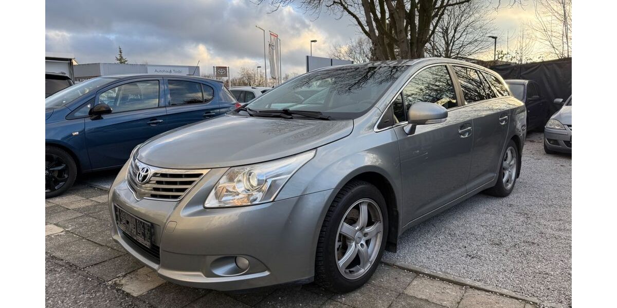 Toyota Avensis 174.000 km 5.499 &euro; Gelsenkirchen Erle 45891