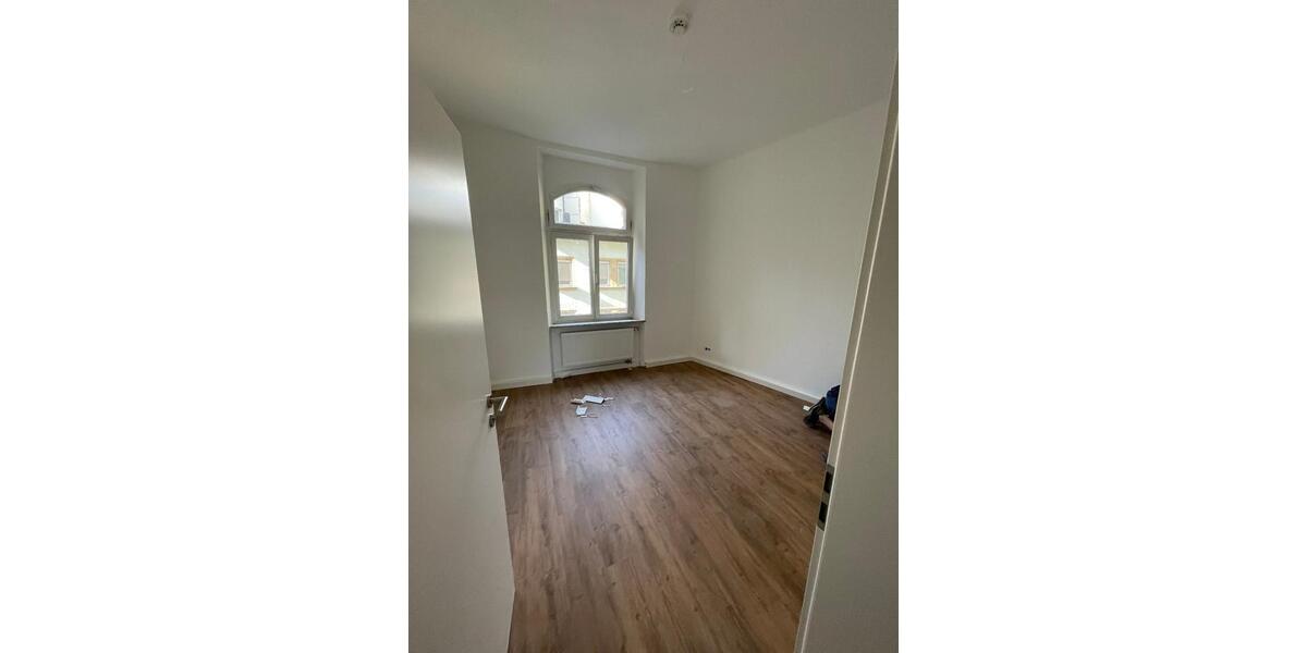 Etagenwohnung Nürnberg Gleißhammer - 5 Zimmer, 125 m&sup2;, 1.250&euro; | Angebot:26311581