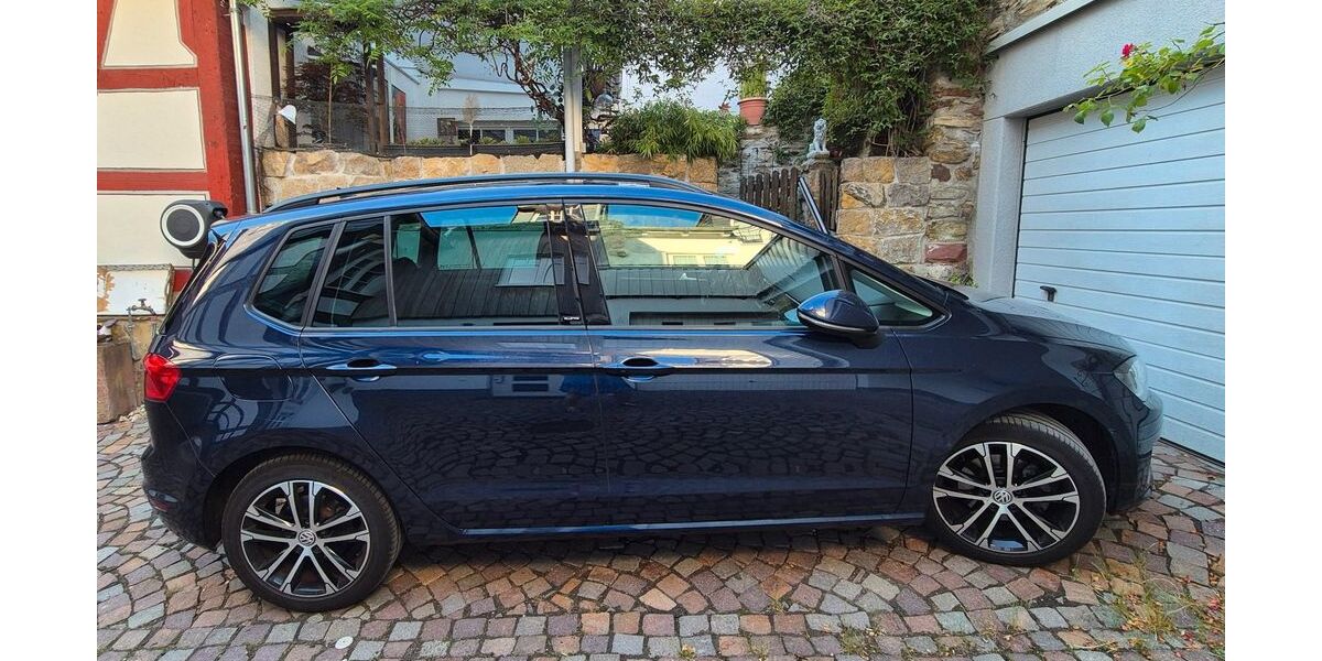 VW Golf Sportsvan 95.000 km 12.900 &euro; Idstein 65510