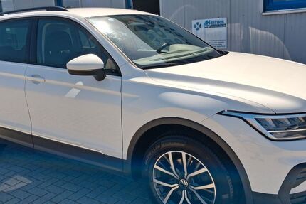 VW Tiguan 124.000 km 22.850 &euro; Upgant- Schott 26529