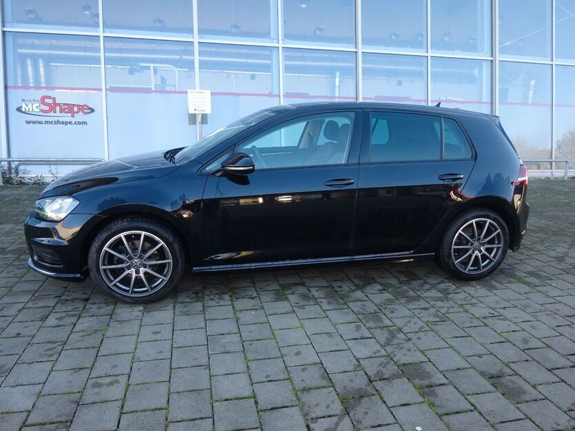 VW Golf 73.898 km 16.950 € Steißlingen 78256