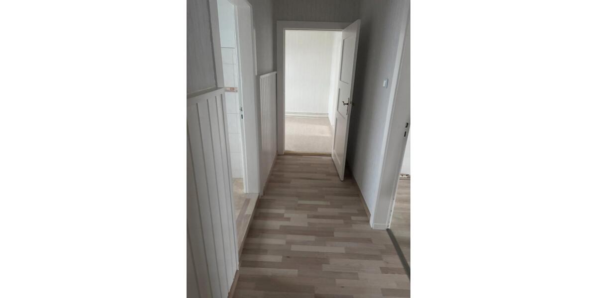 Etagenwohnung Jarmen - 5 Zimmer, 100 m&sup2;, 1.000&euro; | Angebot:26606275