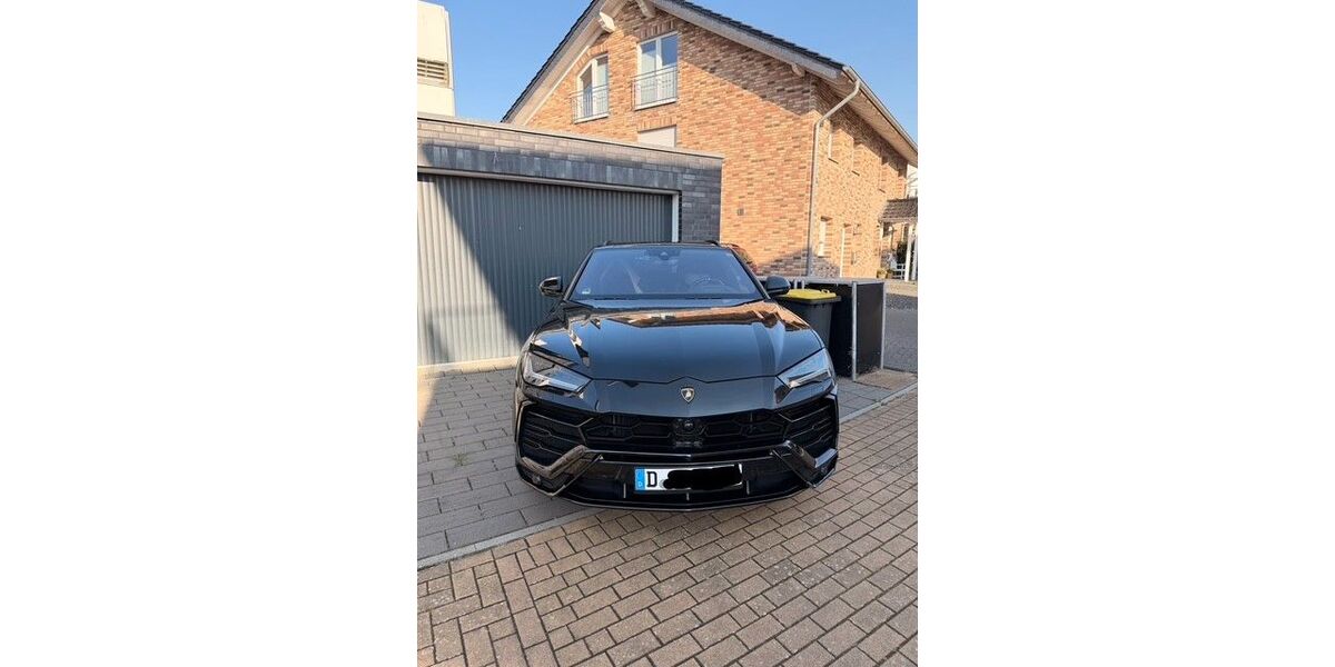 Lamborghini Urus 63.500 km 208.999 &euro; Düsseldorf 40221
