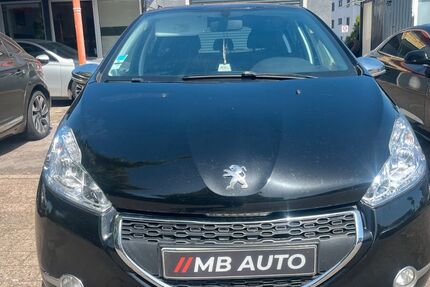 Peugeot 208 282.000 km 2.290 &euro; Saarwellingen 66793