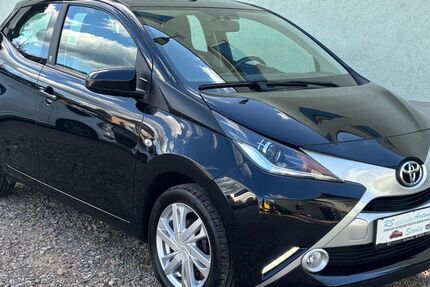 Toyota Aygo (X) 42.522 km 9.990 &euro; Lauter-Bernsbach 08315