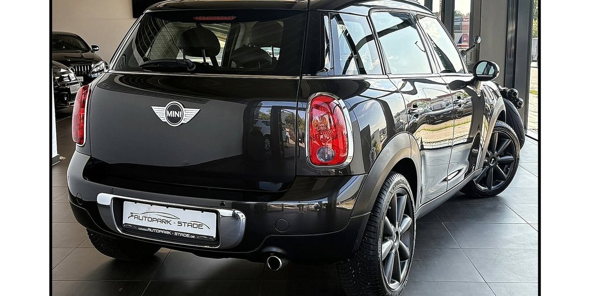Mini Cooper Countryman Aut. Bi-Xenon Temp. Ambiente 116.000 km 9.999 &euro; Stade 21682