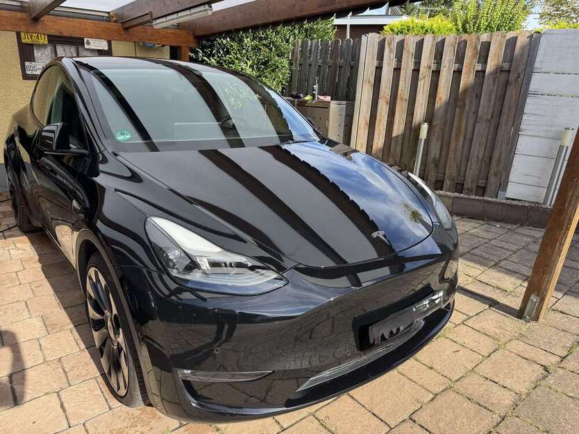 Tesla Model Y 25.500 km 41.900 € Dortmund 44267