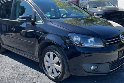 VW Touran 270.000 km 5.440 &euro; Krefeld 47809